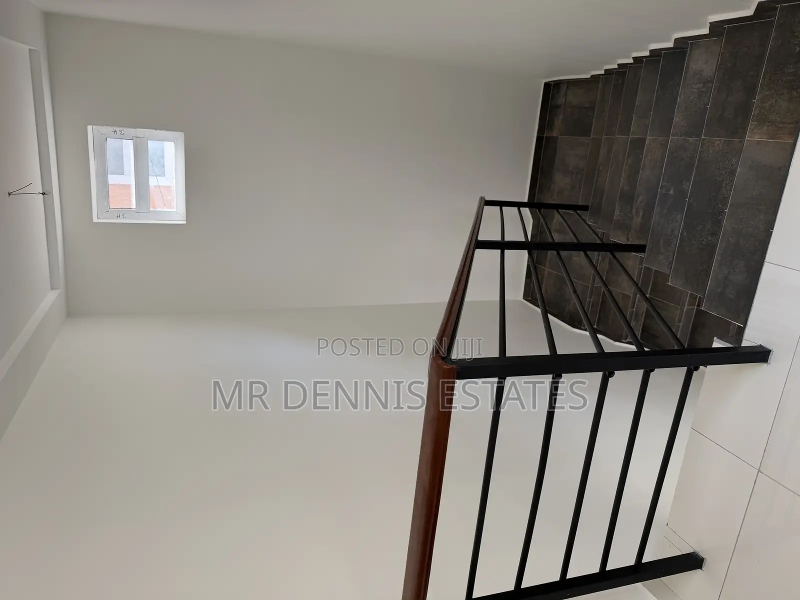2bdrm Maisonette in Mr Dennis Estates, Achimota for sale