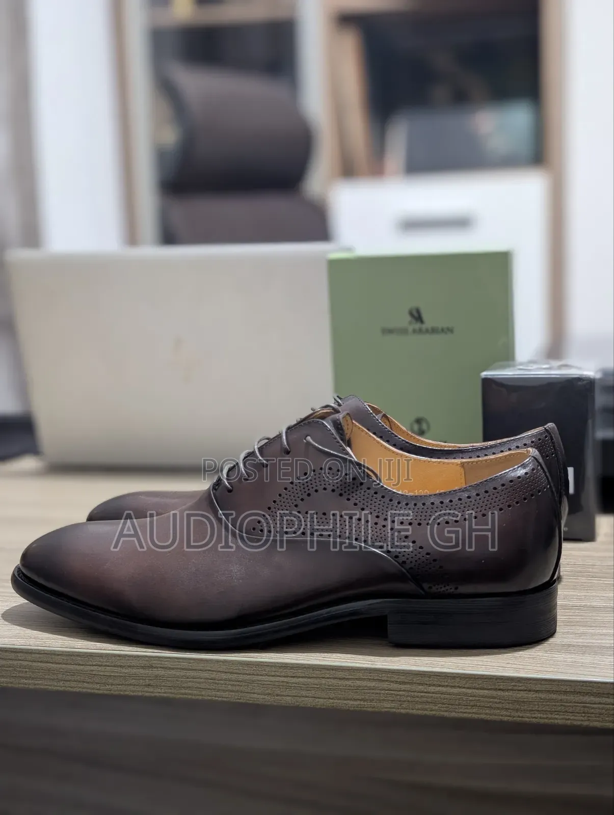 Jordana Brewster Win Brown Leather Oxford Shoes