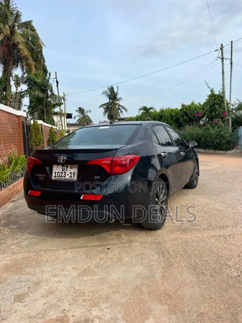 Toyota Corolla SE 4dr Sedan (1.8L 4cyl CVT) 2017 Black