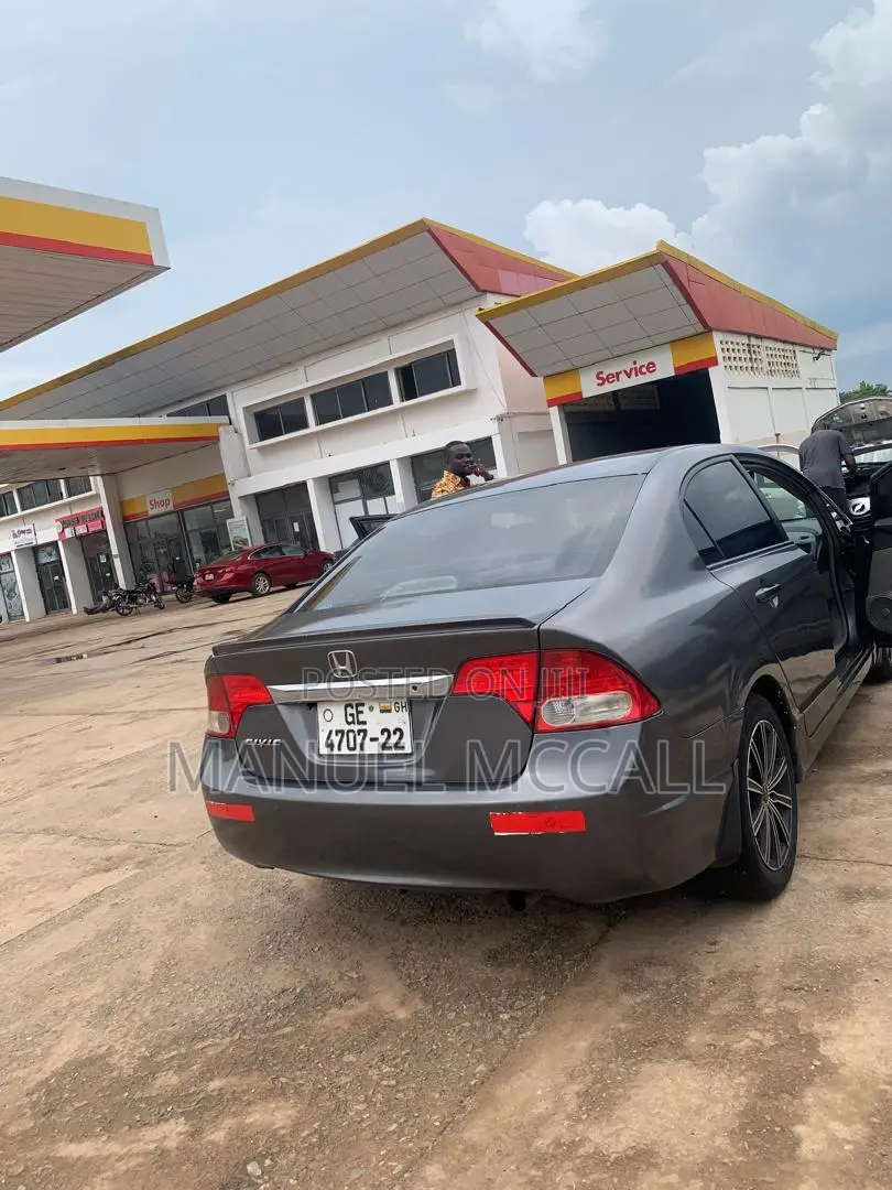 Honda Civic 1.8 5 Door Automatic 2010 Gray
