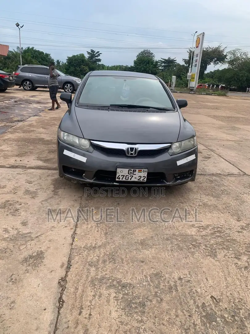 Honda Civic 1.8 5 Door Automatic 2010 Gray