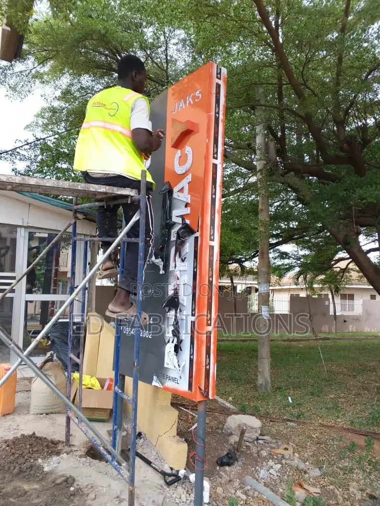 Pylon Signage’S