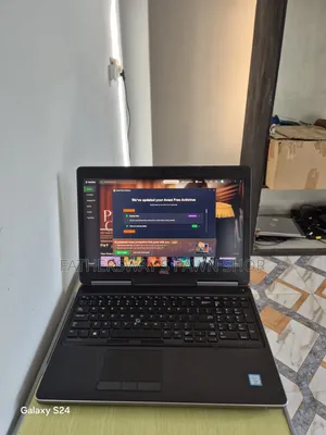 Laptop Dell Precision 7520 16GB Intel Xeon HDD+SSD 1T