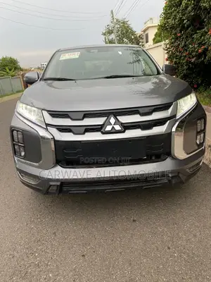 Mitsubishi Outlander SE 2022 Silver
