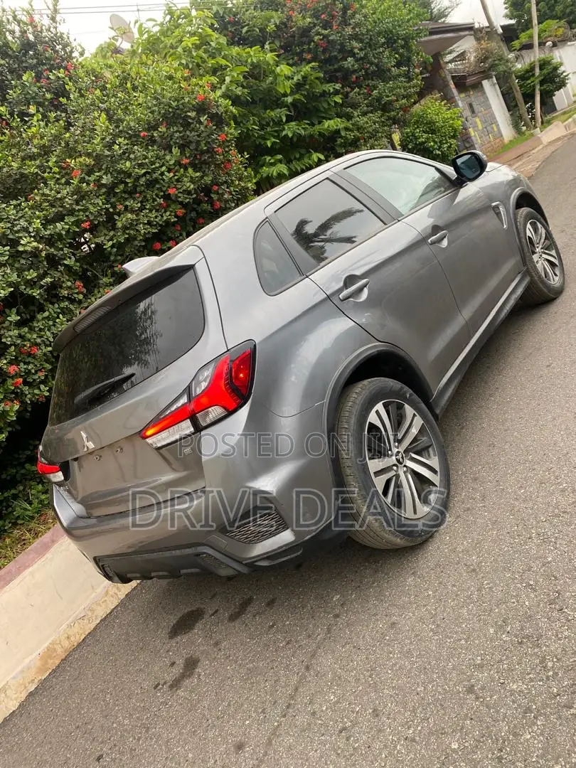 Mitsubishi Outlander SE 2022 Silver