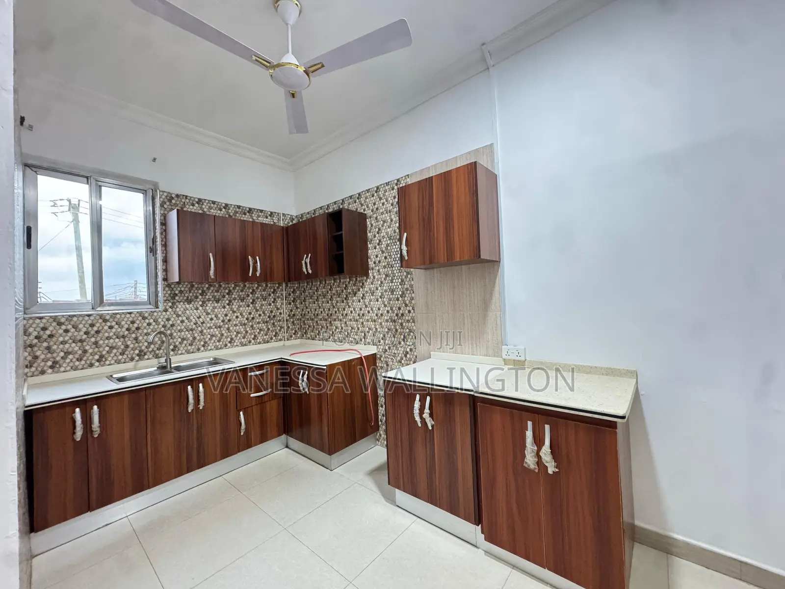 4bdrm House in East Legon, Adjiriganor for rent
