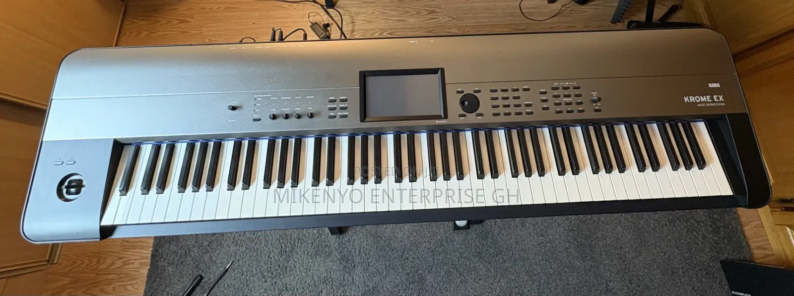 Korg Korg Krome Ex 88-Key Synthesizer Workstation With Free Stand