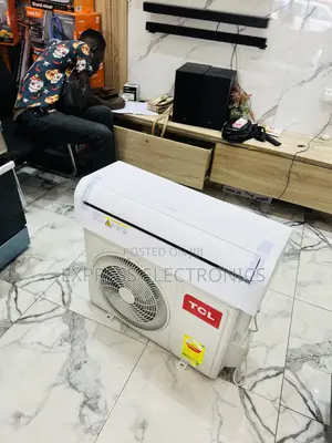 Eco Mode Function Sleek TCL 1.5hp Split R410 Gas  TCL
