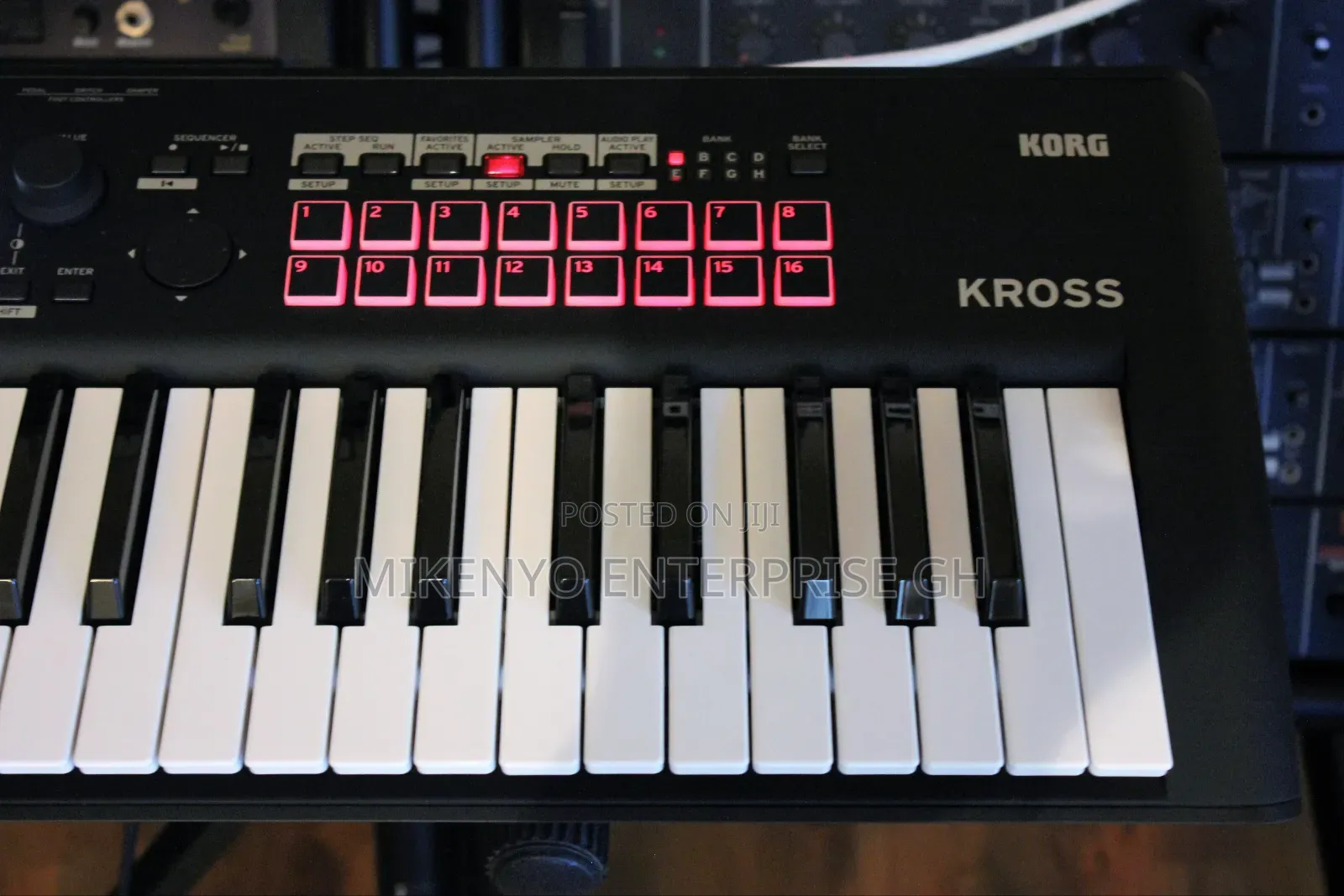 Korg Kross 2-88-Mb 88-Key Synthesizer Workstation - Super Matte Black