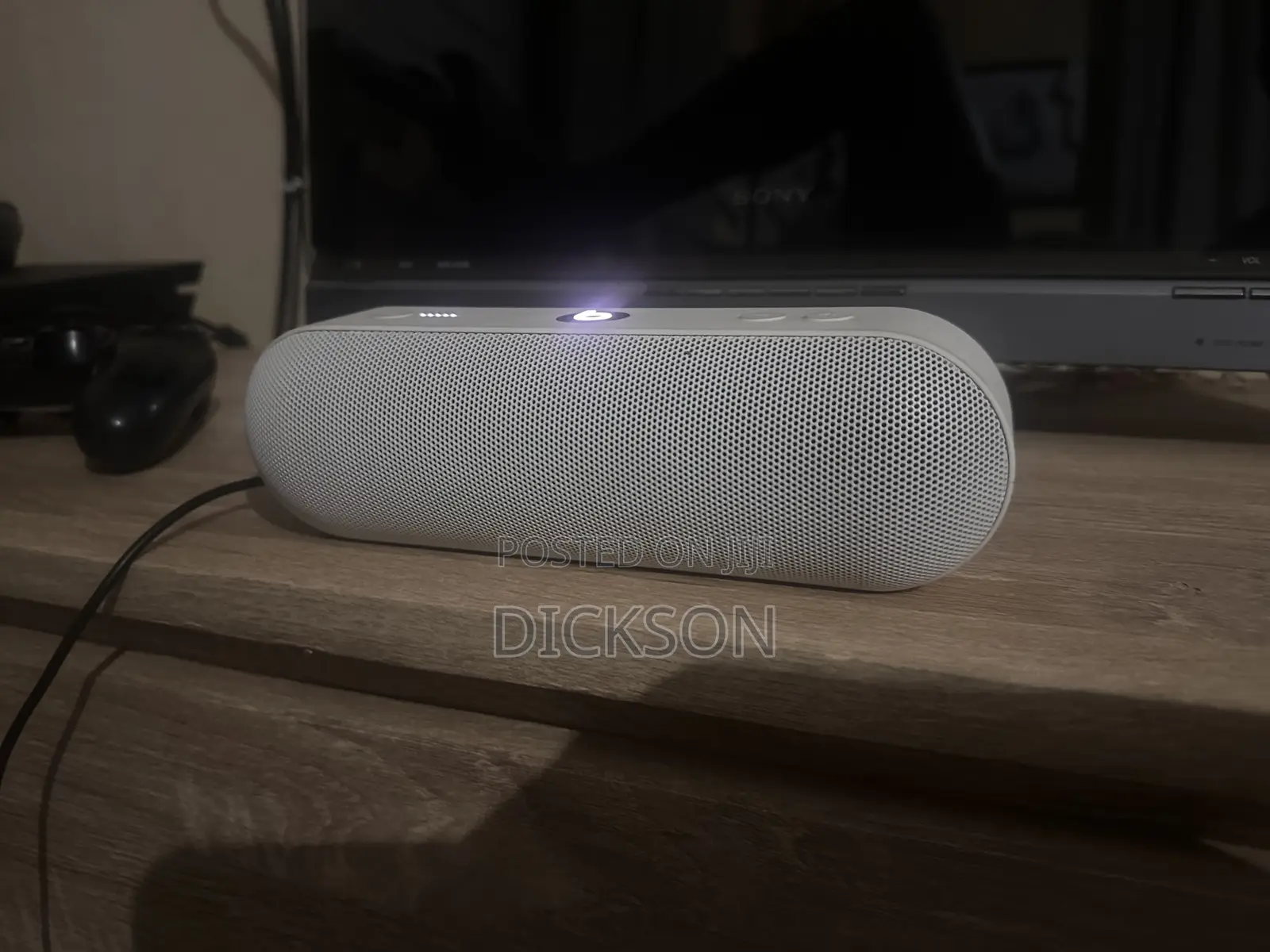 Beats Pill