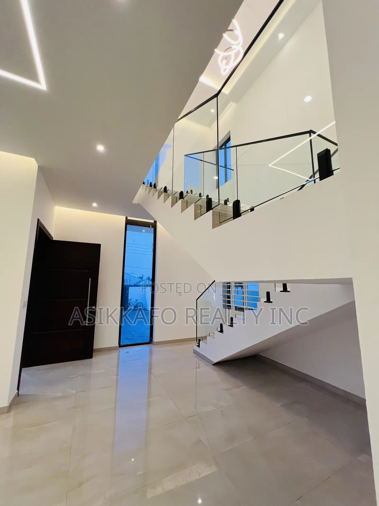 5bdrm Duplex in Estate Prime, Sakumono for sale