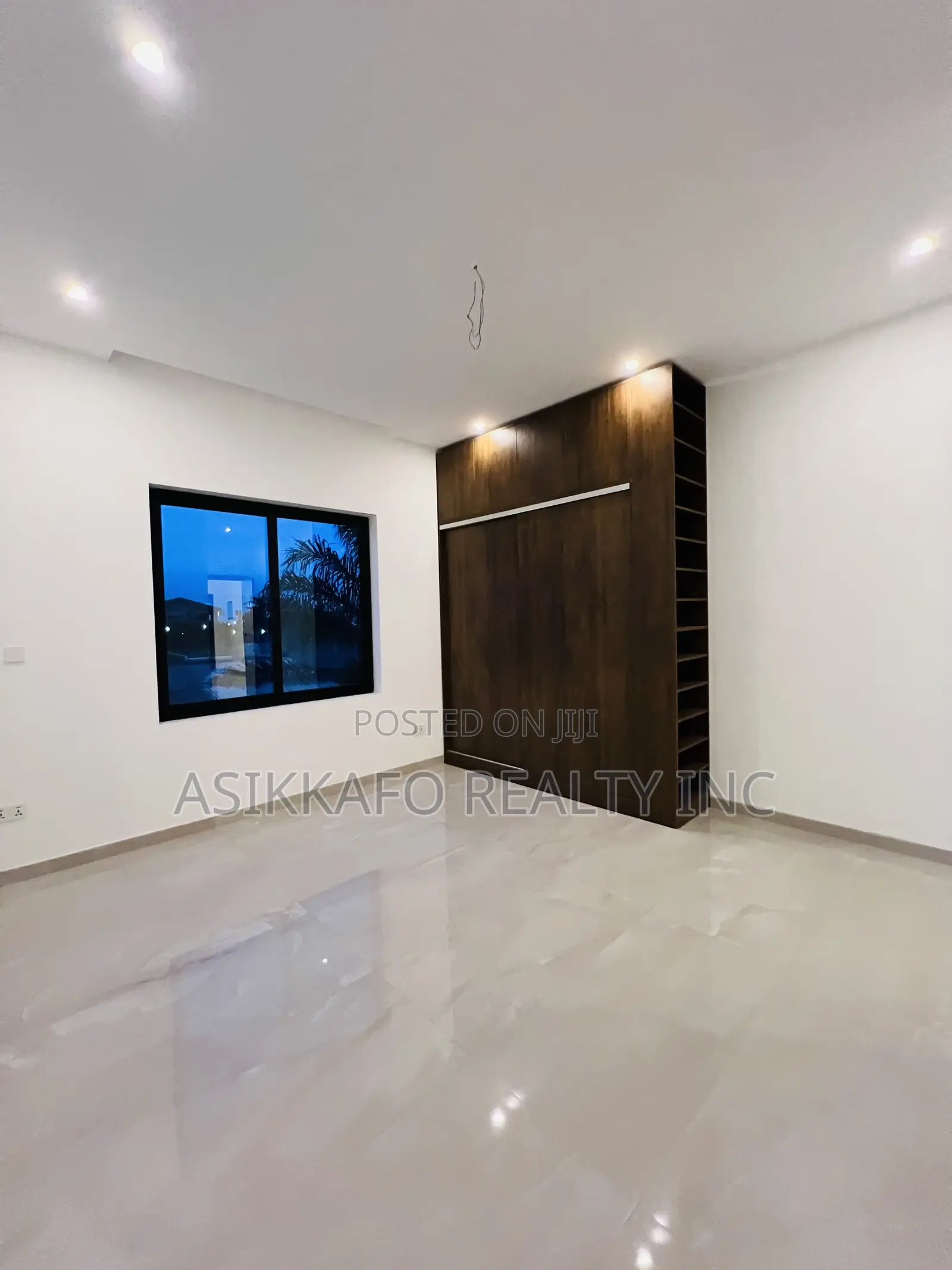 5bdrm Duplex in Estate Prime, Sakumono for sale