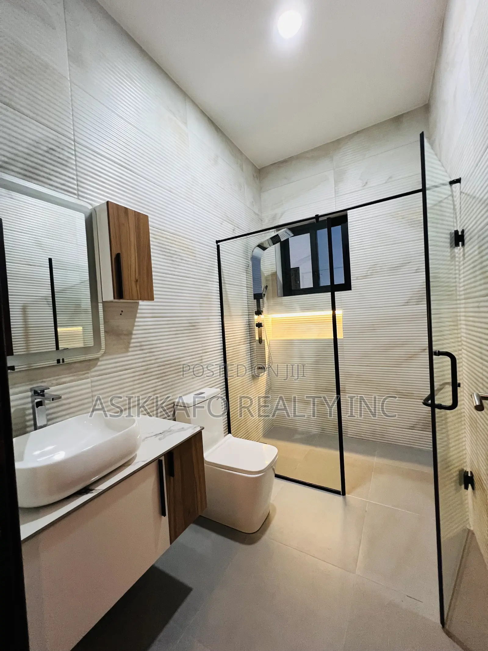5bdrm Duplex in Estate Prime, Sakumono for sale