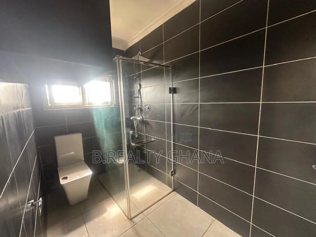 4bdrm House in Airport Residential Area for rent