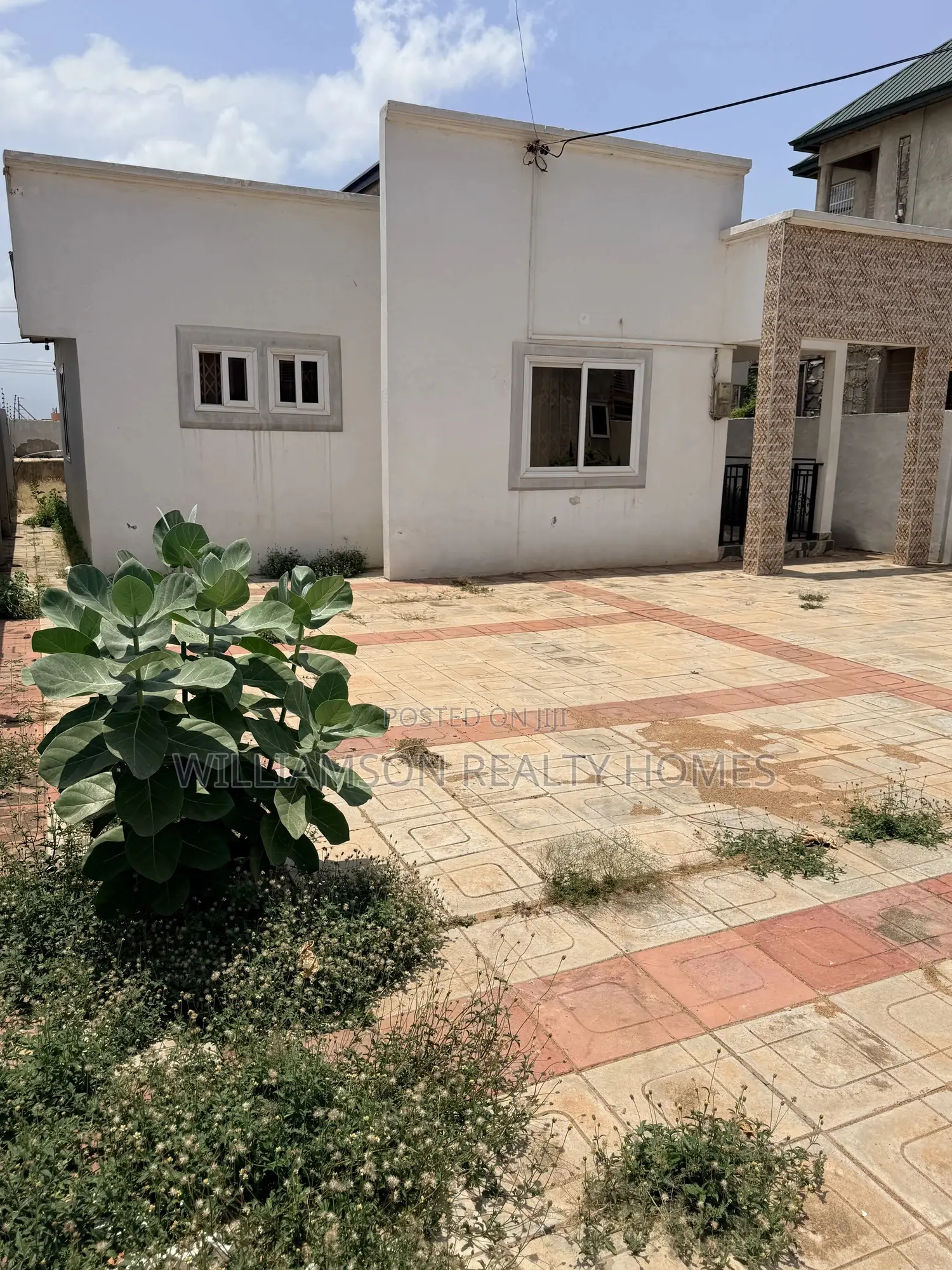 3bdrm House in Hfc Estate Area, Spintex for rent