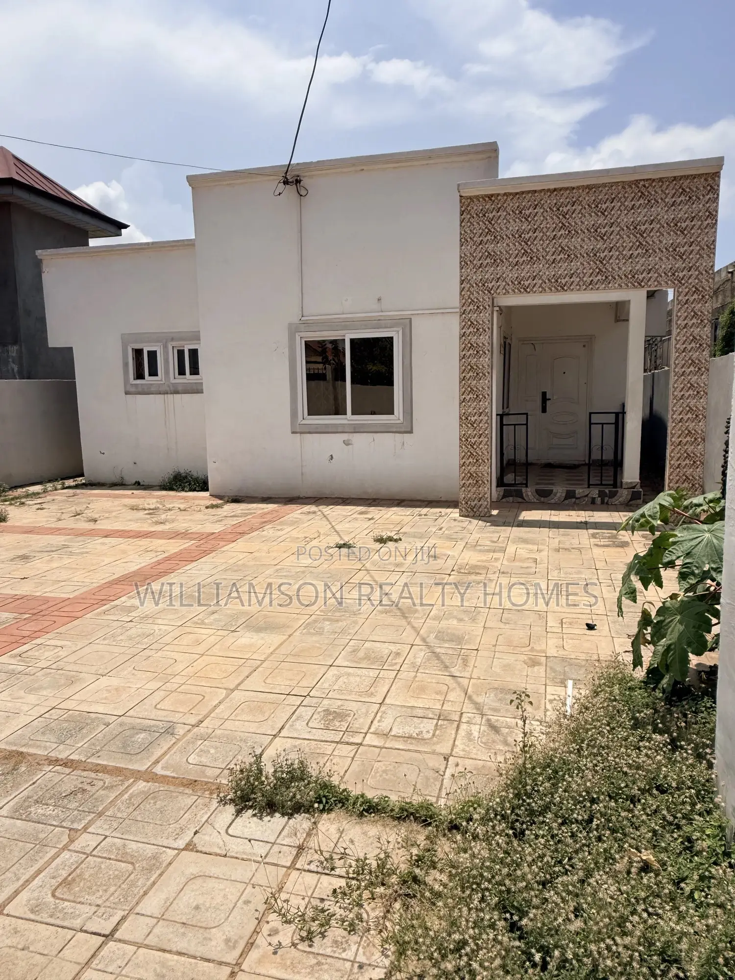 3bdrm House in Hfc Estate Area, Spintex for rent