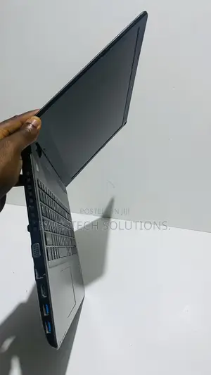 Laptop Medion Akoya E7419 4GB Intel Core i3 HDD 160GB