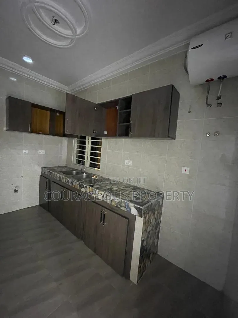 3bdrm House in Acp Estate Junction, Kwabenya for rent