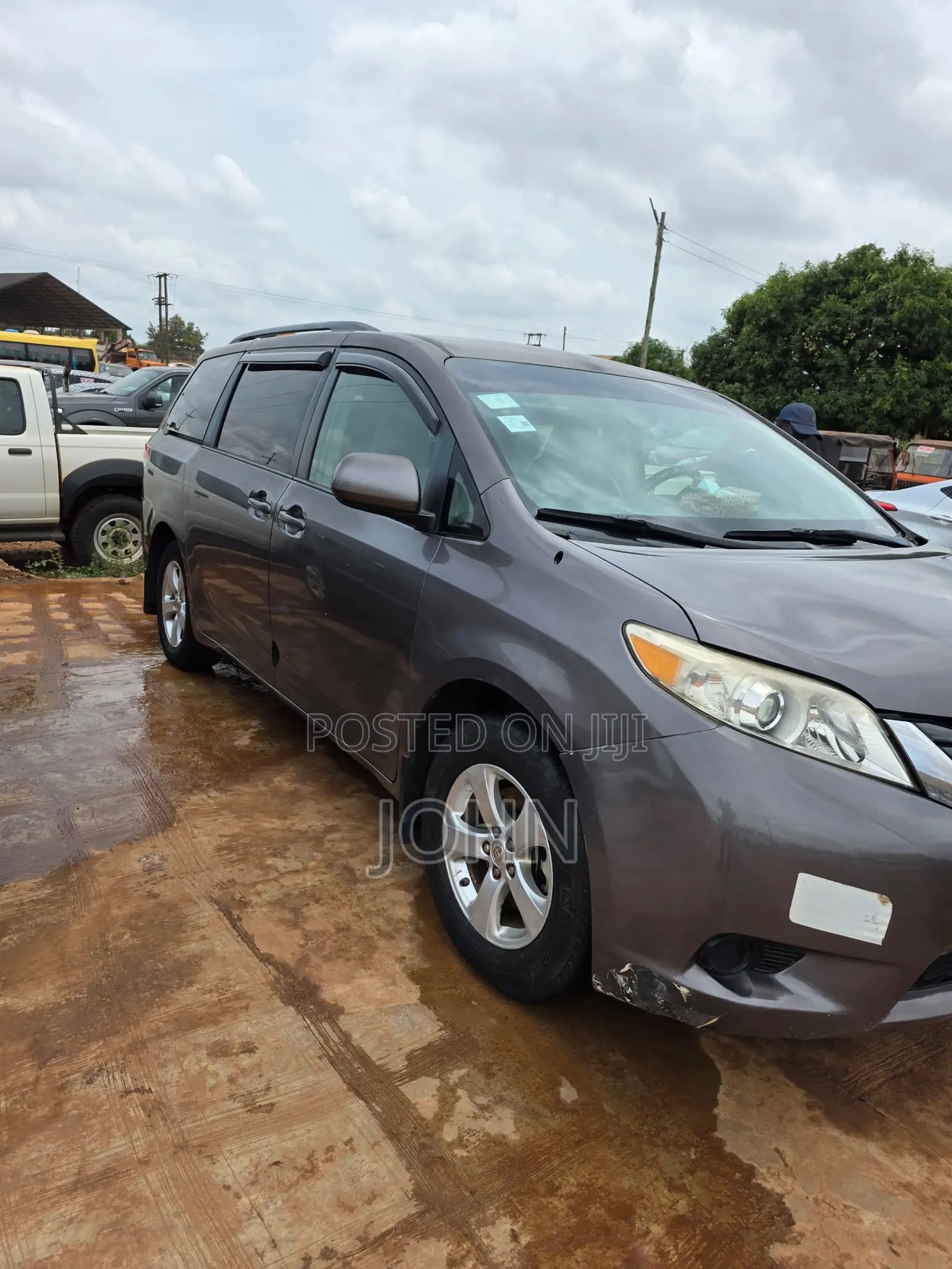 Toyota Sienna LE 8 Passenger 2012 Gray