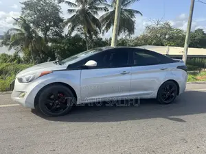 Hyundai Elantra 2012 Silver
