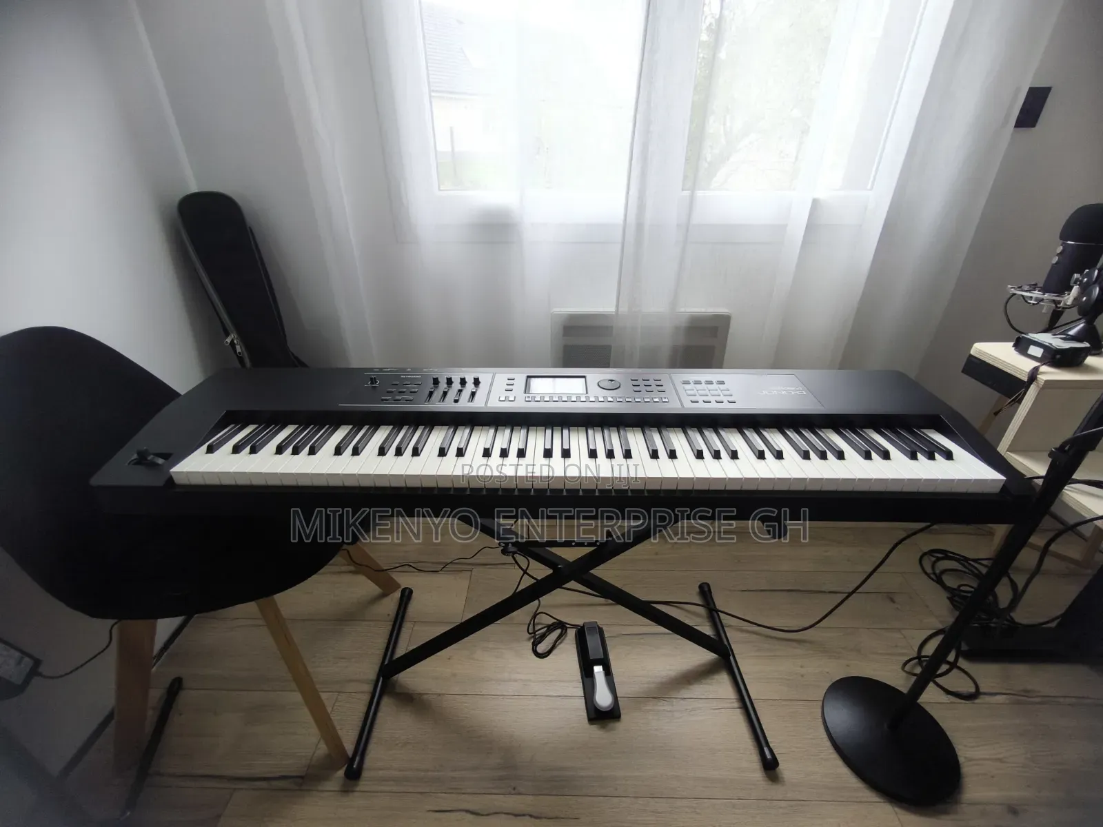 Roland Juno-D8 88-Key Synthesizer