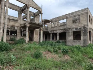 13bdrm Block of Flats in Ejisu Besease K Lebi for sale