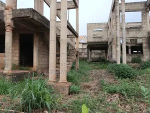 13bdrm Block of Flats in Ejisu Besease K Lebi for sale