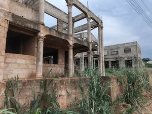 13bdrm Block of Flats in Ejisu Besease K Lebi for sale