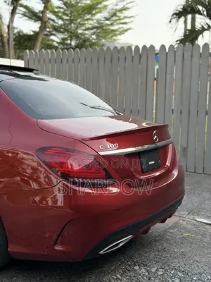 Mercedes-Benz C300 2021 Red