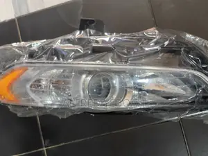 2013-2016 Ford Fusion Headlight