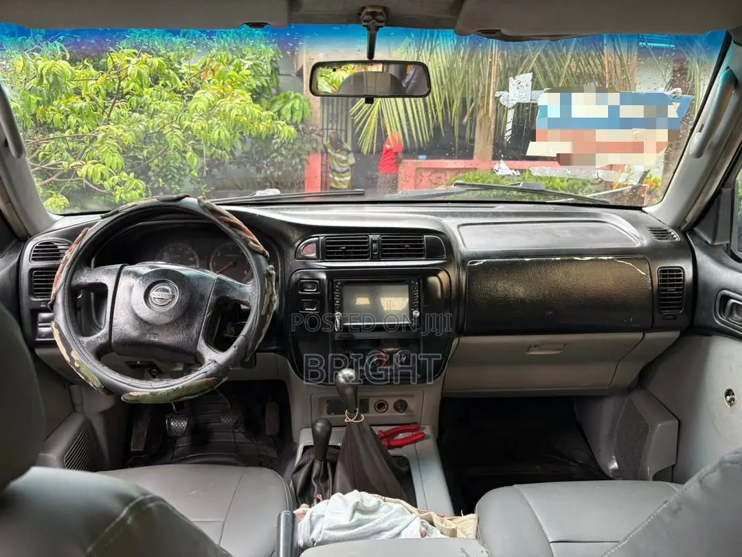 Nissan Patrol 2002 Black