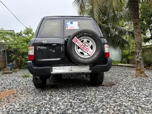 Nissan Patrol 2002 Black