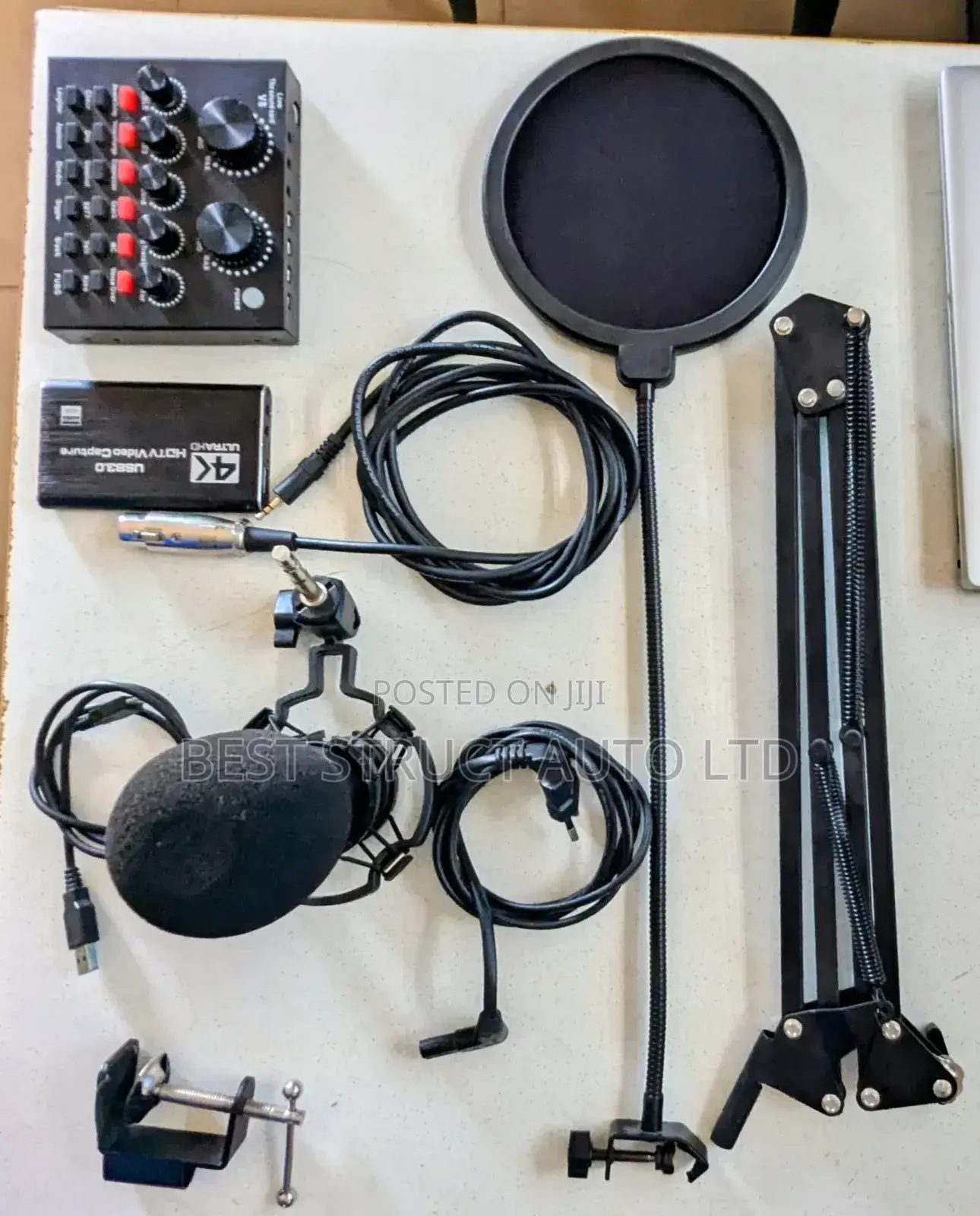 Streaming Device With Microphone