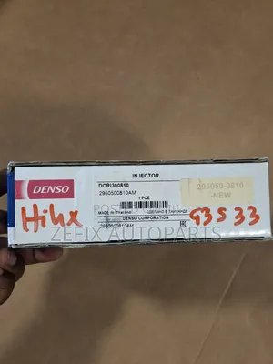 Toyota Hilux / Hiace 2kd-FTV Injector — Genuine Denso 295050-0810