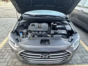 Hyundai Elantra SE Sedan FWD (2.0L 4cyl 6M) 2017 Gray