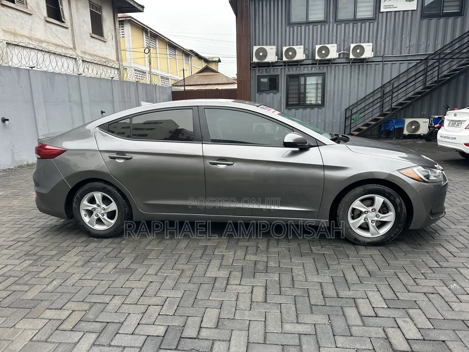 Hyundai Elantra SE Sedan FWD (2.0L 4cyl 6M) 2017 Gray