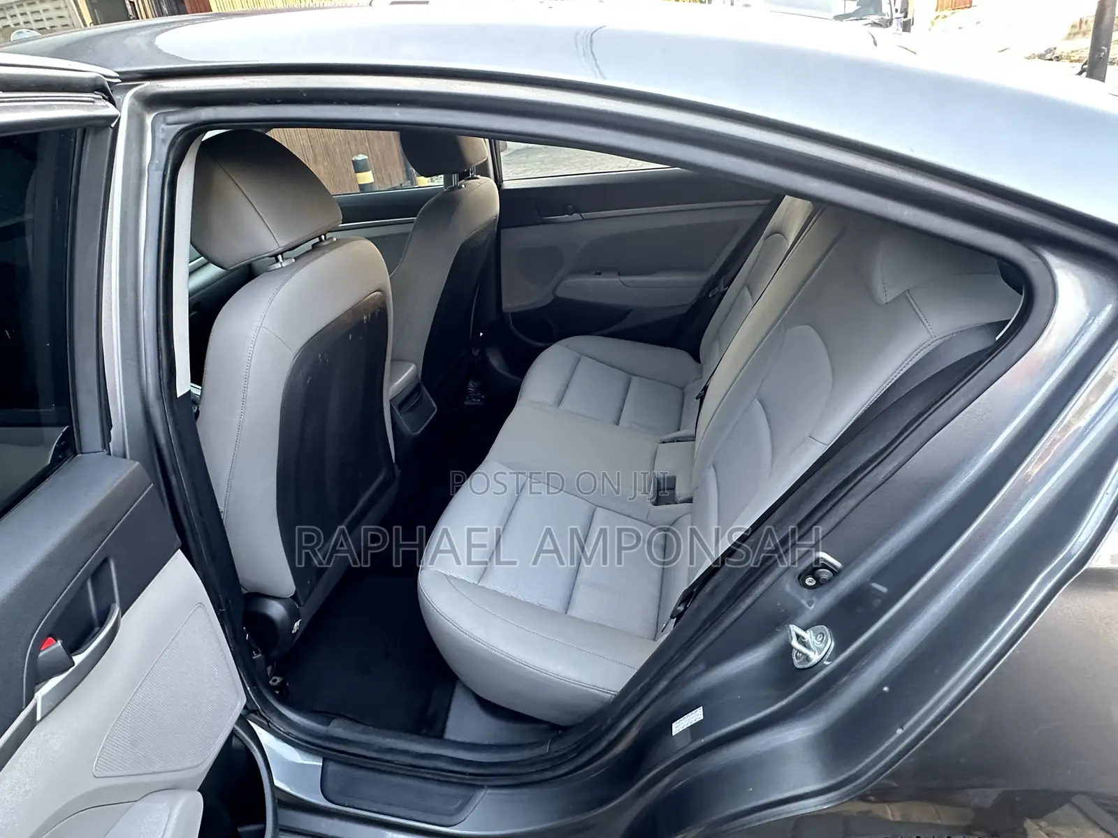 Hyundai Elantra SE Sedan FWD (2.0L 4cyl 6M) 2017 Gray