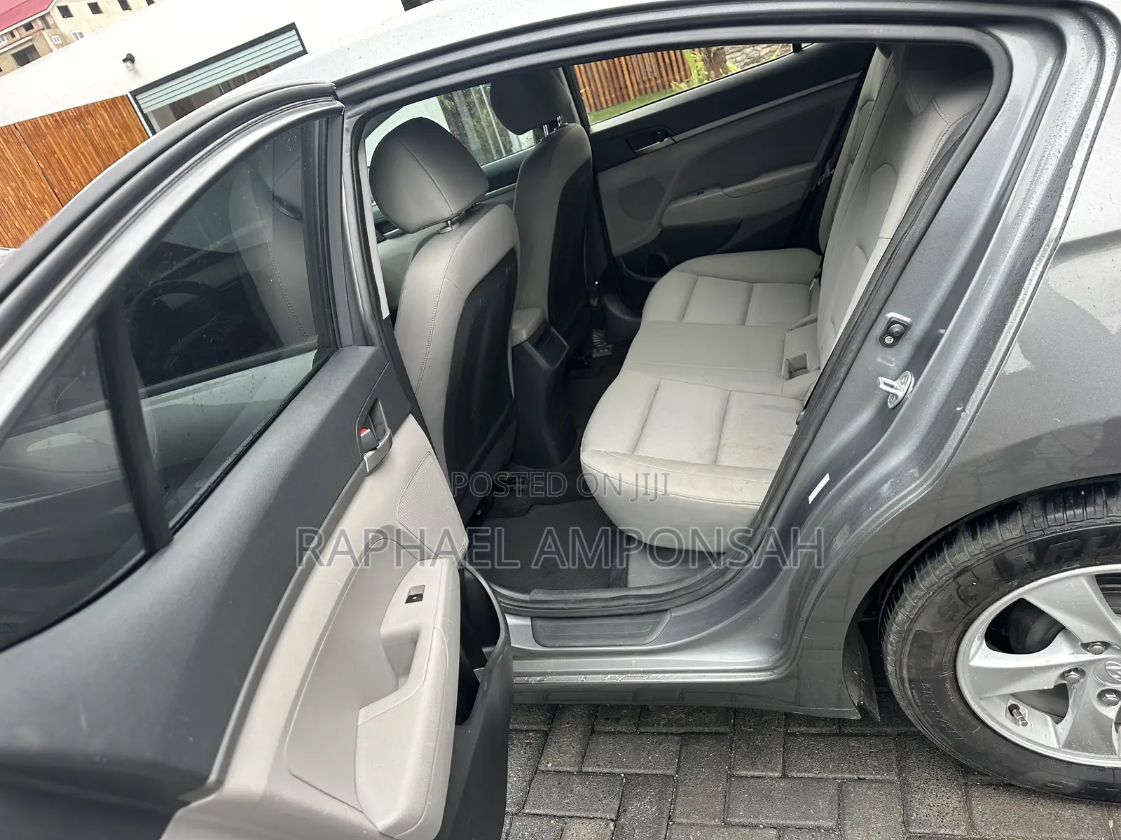 Hyundai Elantra SE Sedan FWD (2.0L 4cyl 6M) 2017 Gray