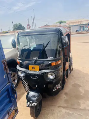 Bajaj RE 2025 Black