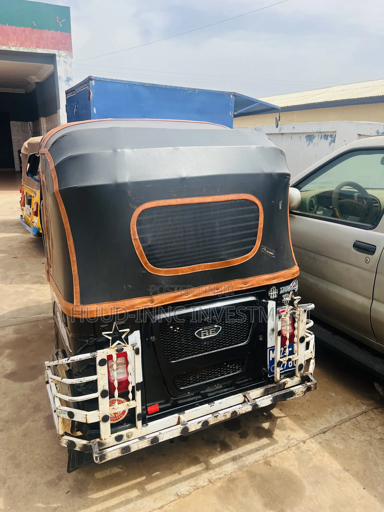 Bajaj RE 2025 Black