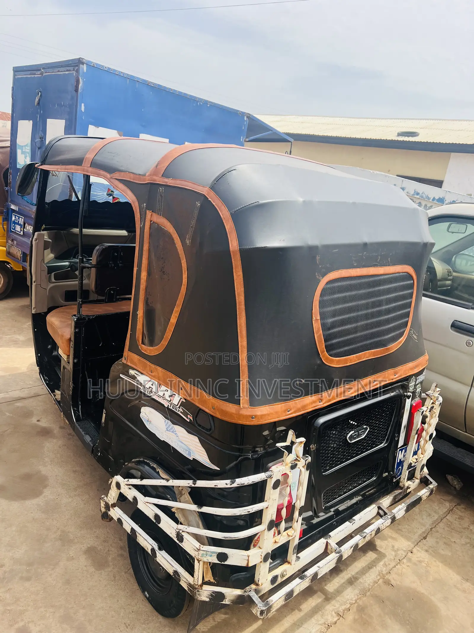 Bajaj RE 2025 Black