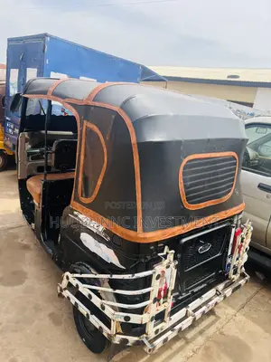 Bajaj RE 2025 Black