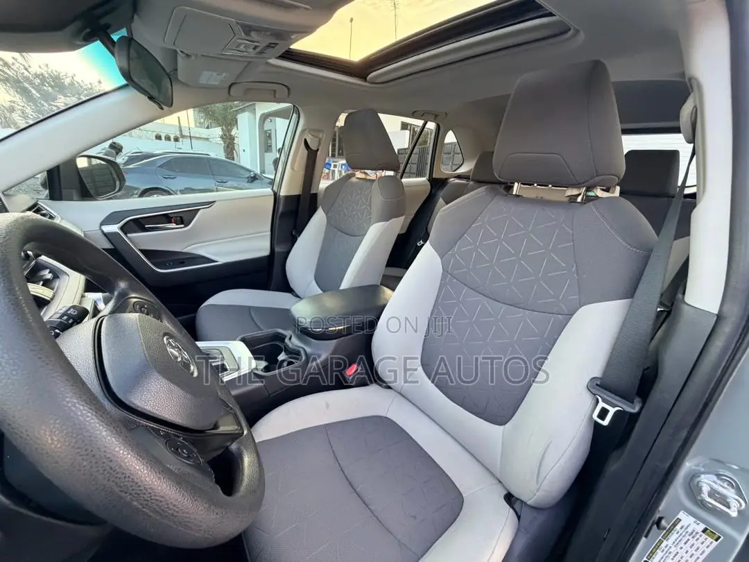 Toyota RAV4 XLE AWD 2020 Gray