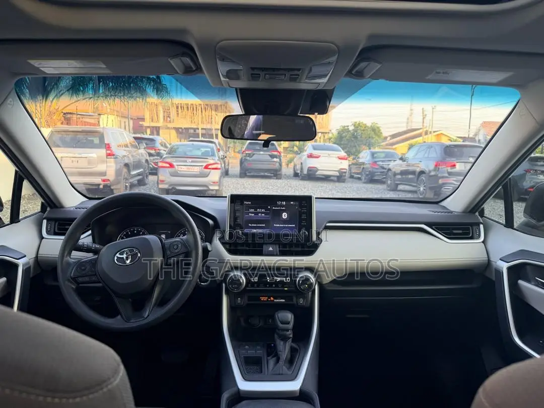 Toyota RAV4 XLE AWD 2020 Gray