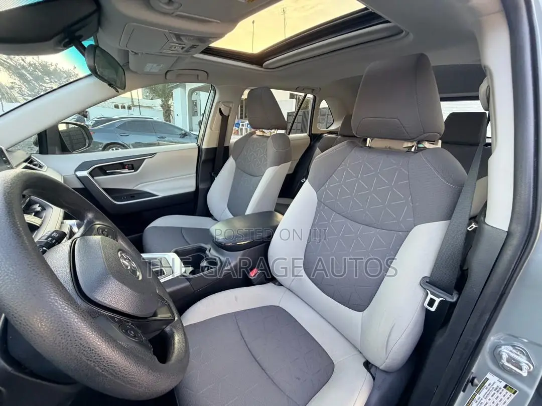 Toyota RAV4 XLE AWD 2020 Gray