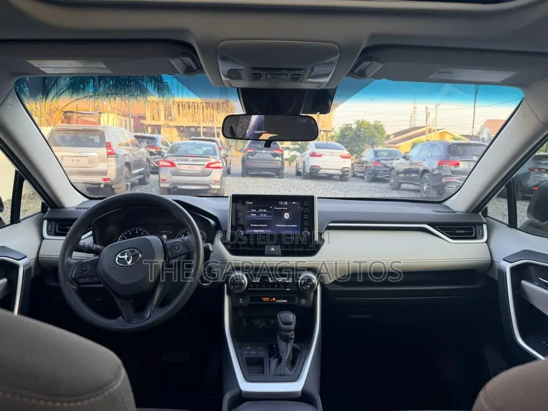 Toyota RAV4 XLE AWD 2020 Gray