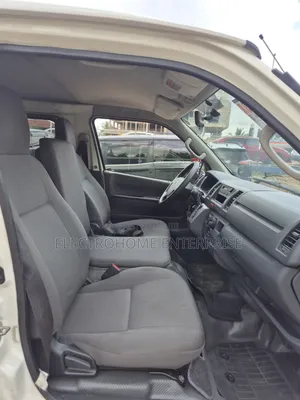 Toyota HiAce 2015 White