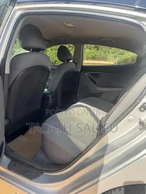Hyundai Elantra 2012 Silver