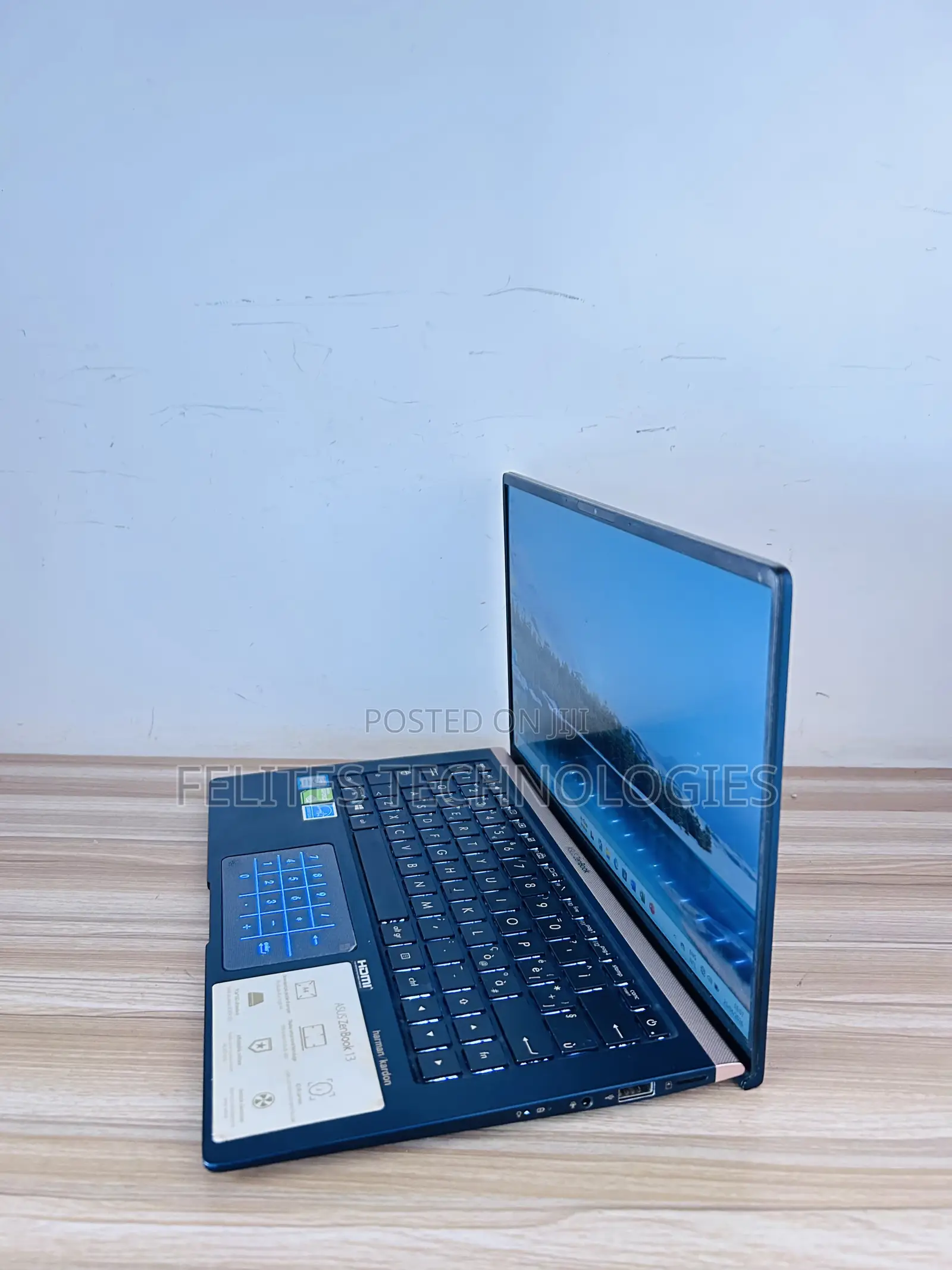 Laptop Asus ZenBook 13 UX331UN 8GB Intel Core i5 SSD 256GB