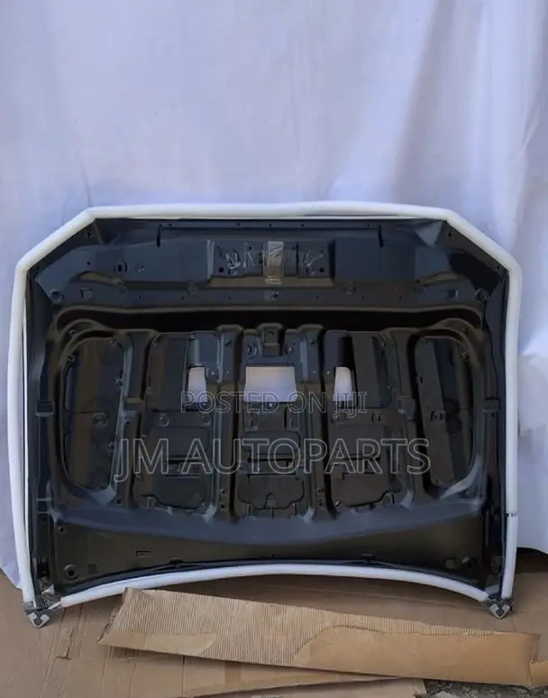 Toyota Tacoma 2016-2023 Bonnet With Hole